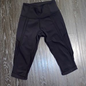 LULULEMON BLACK MESH CROP LEGGINGS